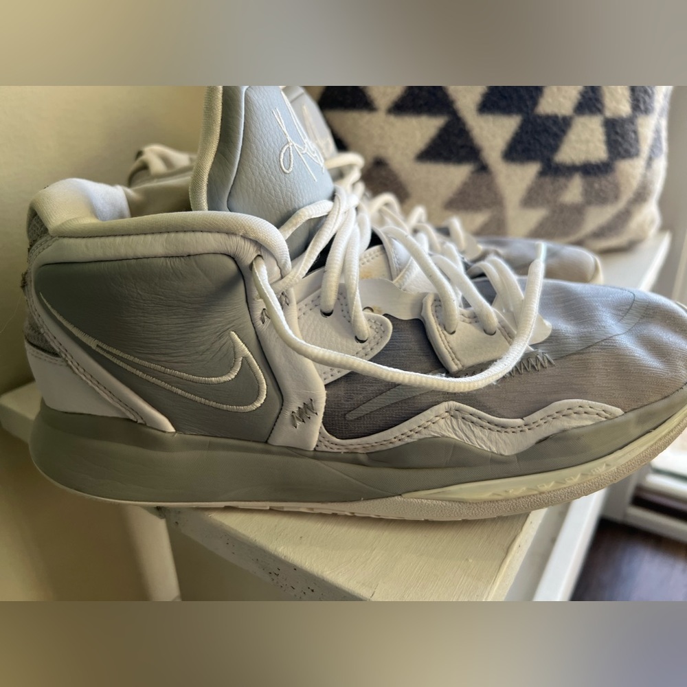 Men’s Nike Basketball Shoes Kyrie Irving